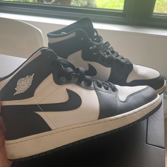 Jordan 1 White/Black - Picture 3 of 4